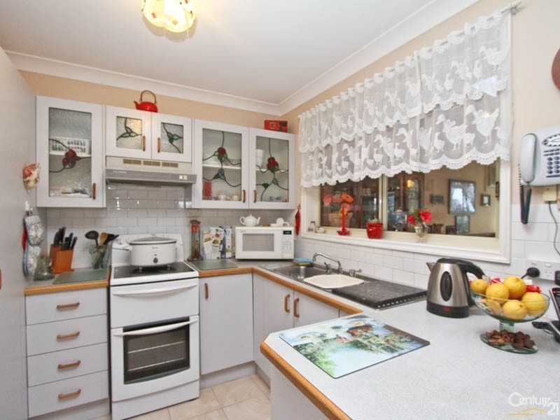 2/4 Deal Street, Mount Hutton NSW 2290