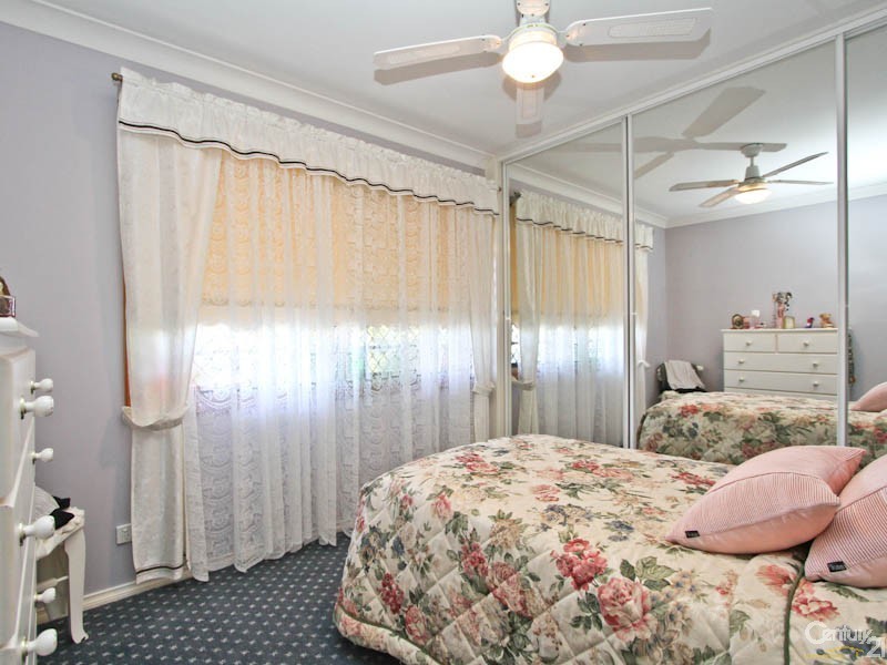 2/4 Deal Street, Mount Hutton NSW 2290