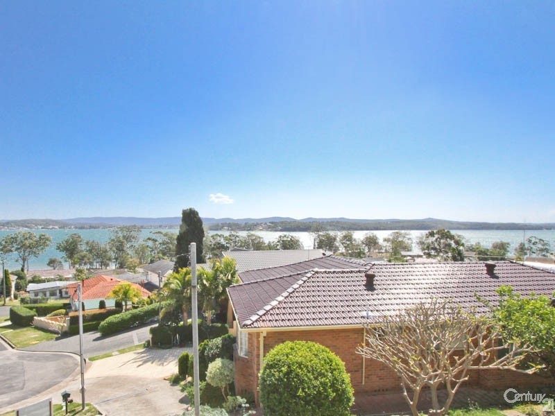 64 Victor Avenue, Valentine NSW 2280