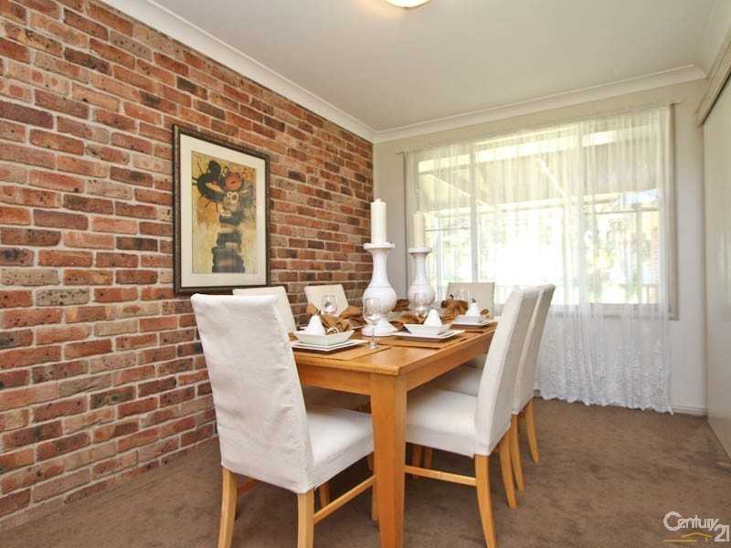 18 Trafalgar Crescent, Valentine NSW 2280