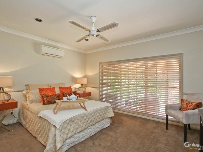 18 Trafalgar Crescent, Valentine NSW 2280