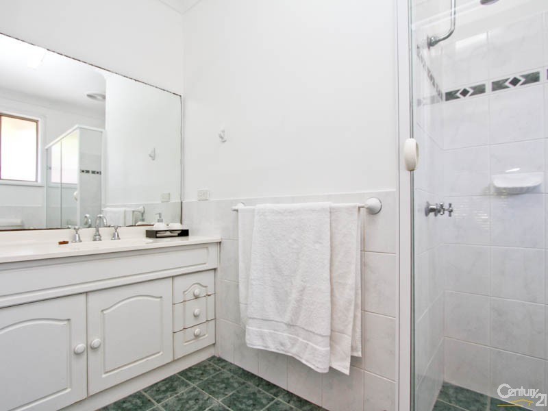 18 Trafalgar Crescent, Valentine NSW 2280