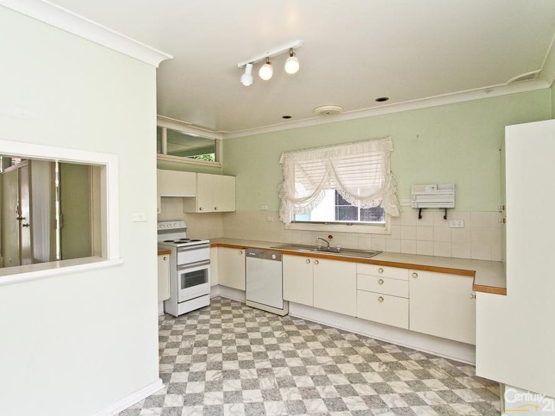 12 Elizabeth Street, Eleebana NSW 2282