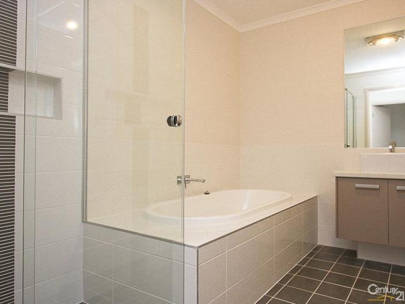 3 Tibin Drive, Fletcher NSW 2287