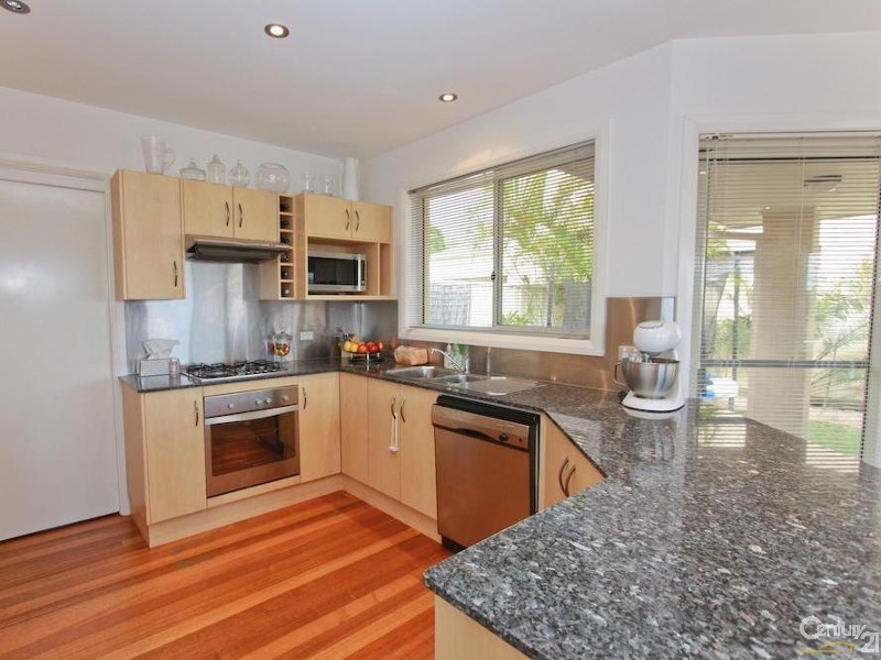 7 Seascape Drive, Redhead NSW 2290