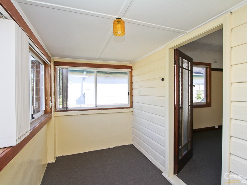 51 Maude Street, Belmont NSW 2280