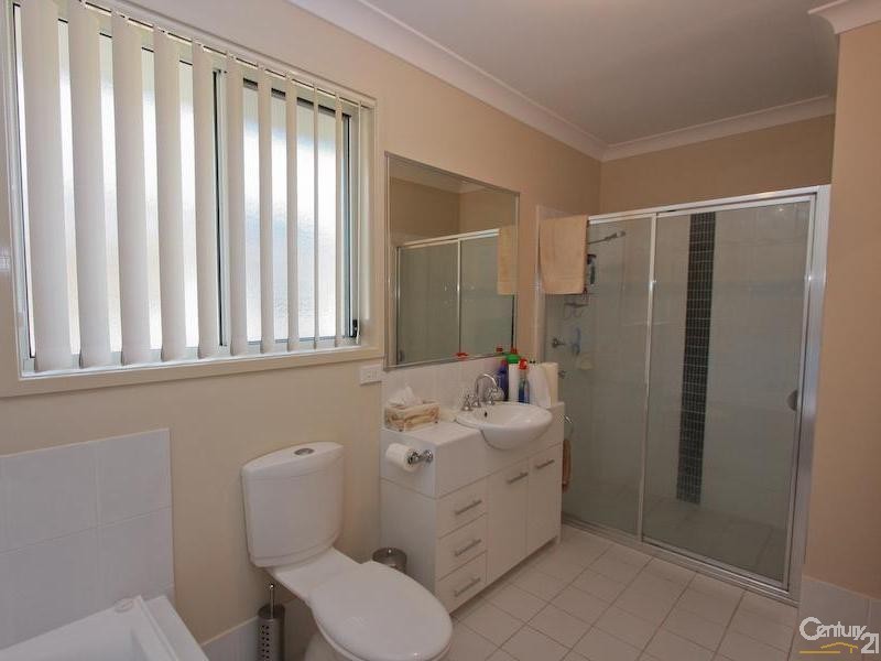 2/30 Helen Street, Mount Hutton NSW 2290