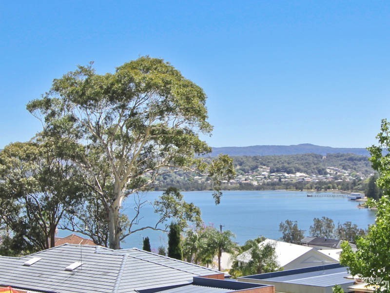 70 Thompson Road, Speers Point NSW 2284