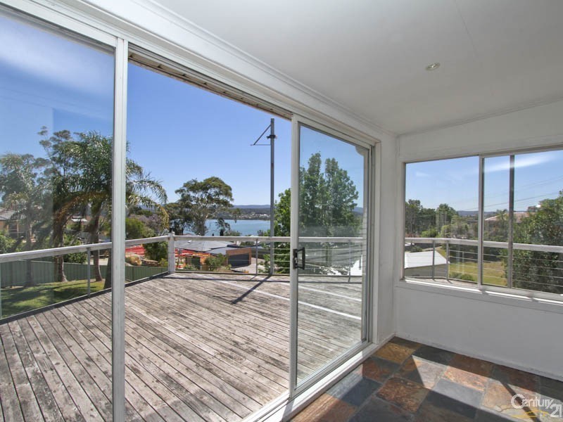 70 Thompson Road, Speers Point NSW 2284