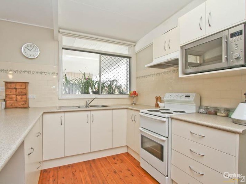 27 Margaret Street, Warners Bay NSW 2282