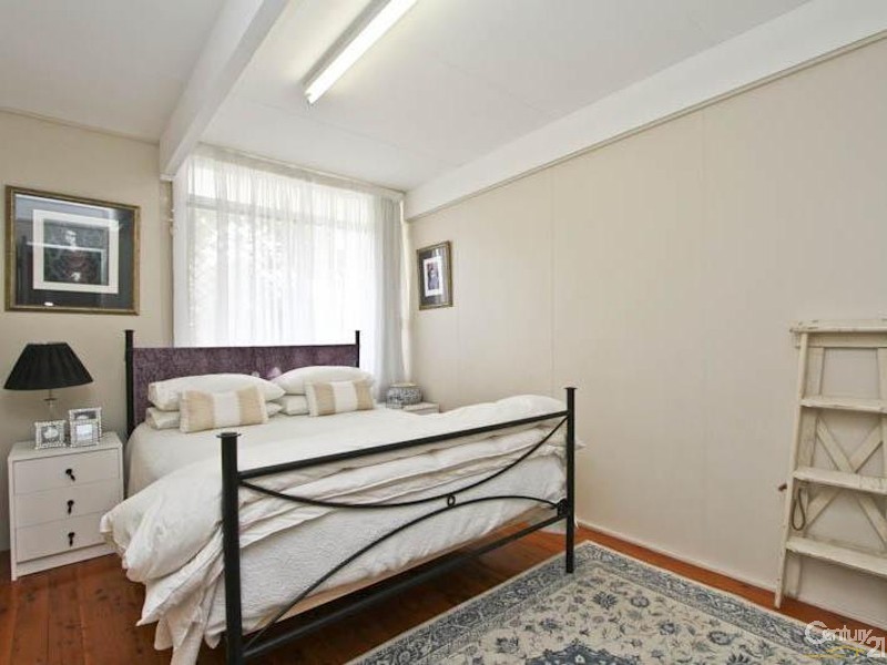 27 Margaret Street, Warners Bay NSW 2282