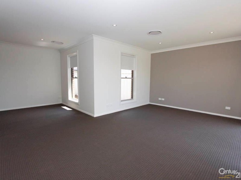 61 Dalmeny Drive, Macquarie Hills NSW 2285