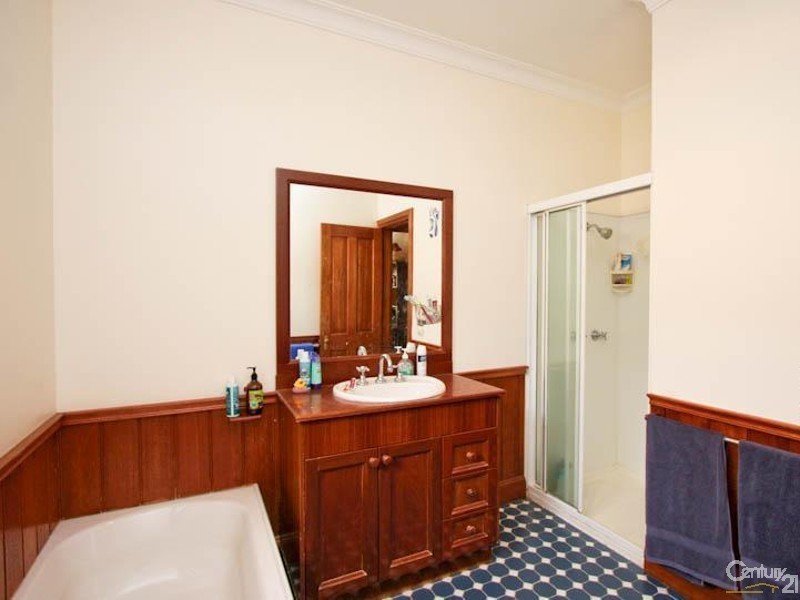 9 Boatmans Row, Eleebana NSW 2282