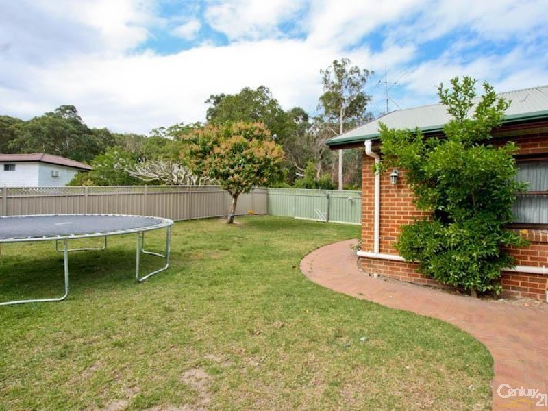 9 Boatmans Row, Eleebana NSW 2282