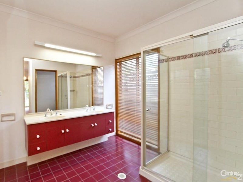7 Monarch Crescent, Valentine NSW 2280
