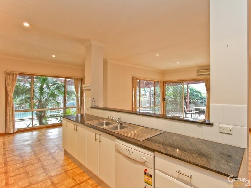 7 Monarch Crescent, Valentine NSW 2280