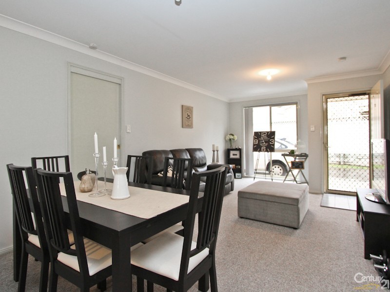 2/6 Florina Close, Cardiff South NSW 2285