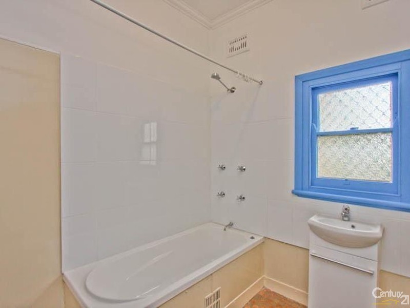 30 Dickinson Street, Charlestown NSW 2290