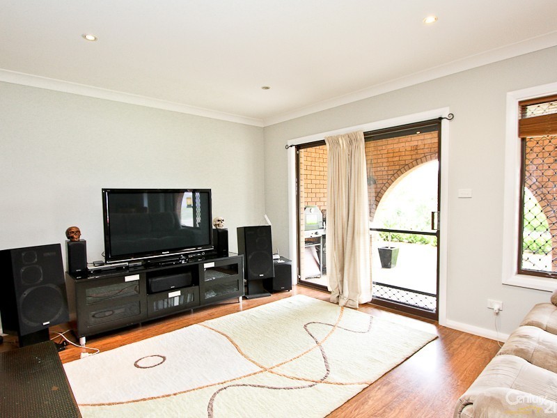 2 Eleebana Road, Eleebana NSW 2282
