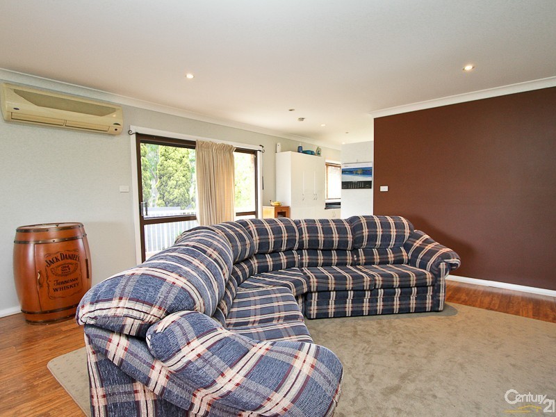 2 Eleebana Road, Eleebana NSW 2282