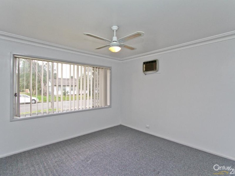 8 Spencer Street, Warners Bay NSW 2282