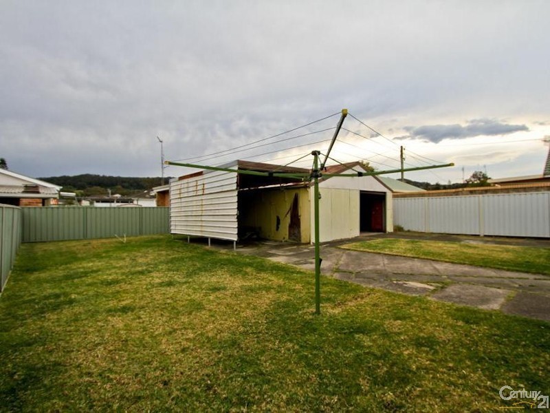 8 Spencer Street, Warners Bay NSW 2282