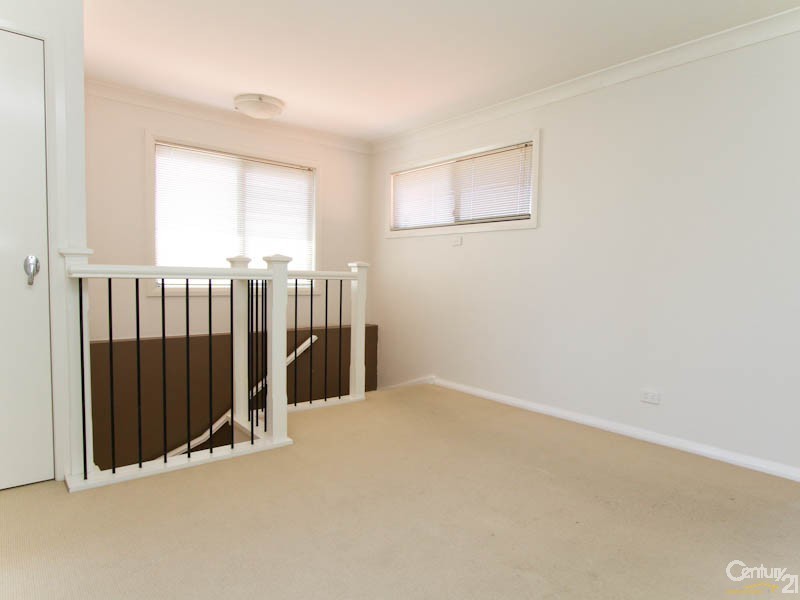 2/18 Geraldton Drive, Redhead NSW 2290