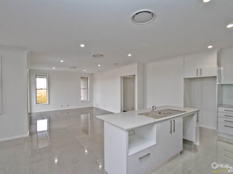 8 Seaside Circuit, Caves Beach NSW 2281