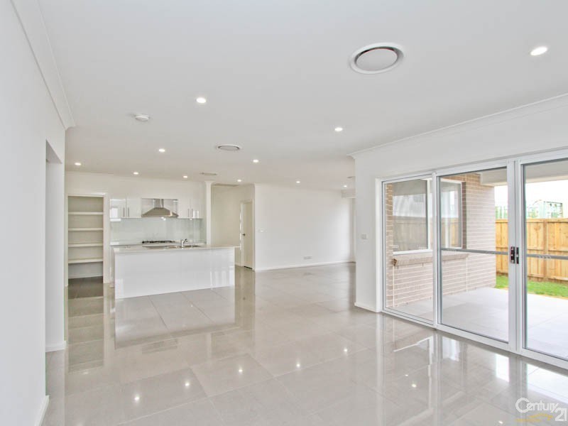 8 Seaside Circuit, Caves Beach NSW 2281