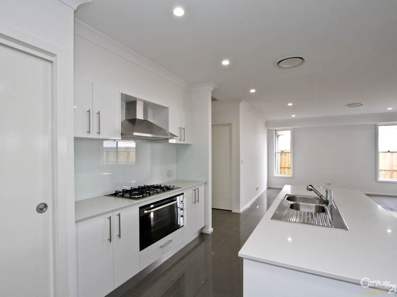 8 Seaside Circuit, Caves Beach NSW 2281