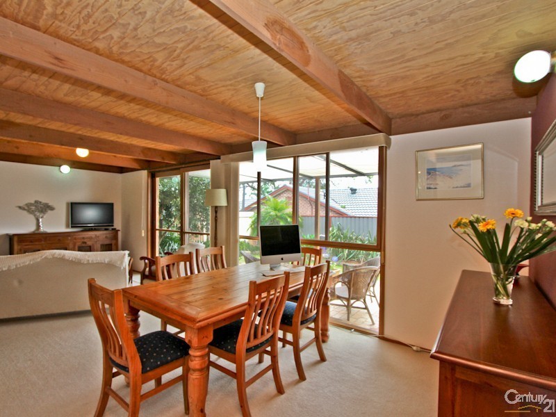 25 Seaview Close, Eleebana NSW 2282