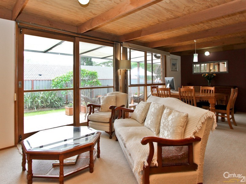 25 Seaview Close, Eleebana NSW 2282