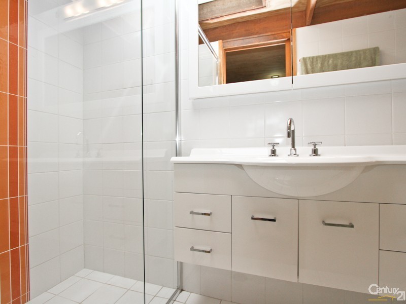 25 Seaview Close, Eleebana NSW 2282