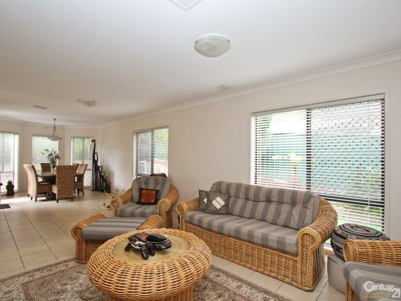 56 Churnwood Dr, Fletcher NSW 2287