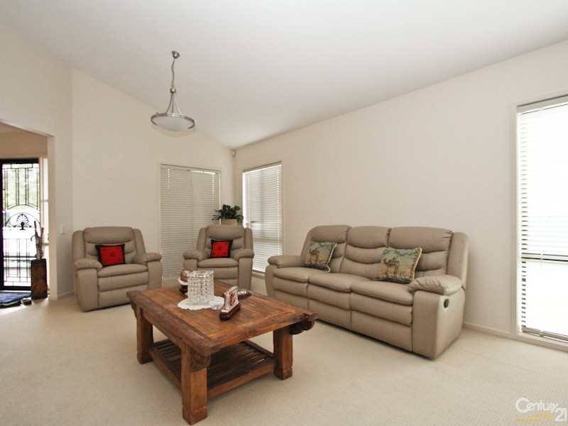 56 Churnwood Dr, Fletcher NSW 2287