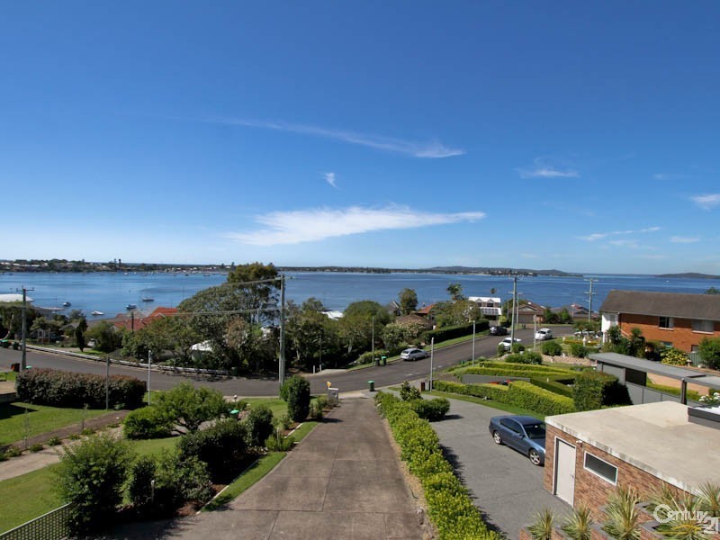 67 Ross Street, Belmont NSW 2280