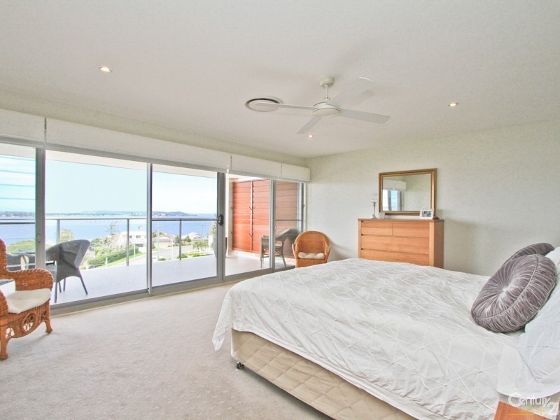 67 Ross Street, Belmont NSW 2280