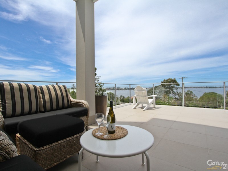 67 Ross Street, Belmont NSW 2280