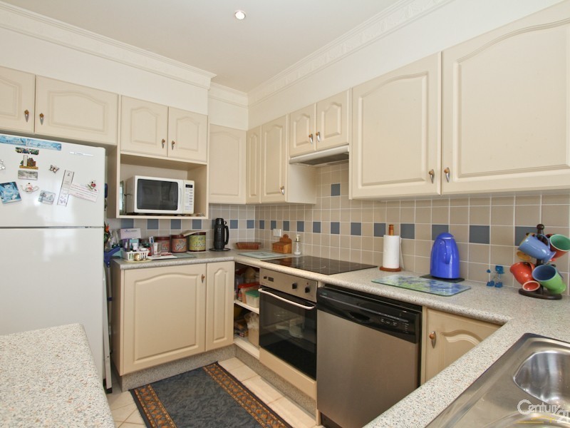 1/30 Boatmans Row, Eleebana NSW 2282