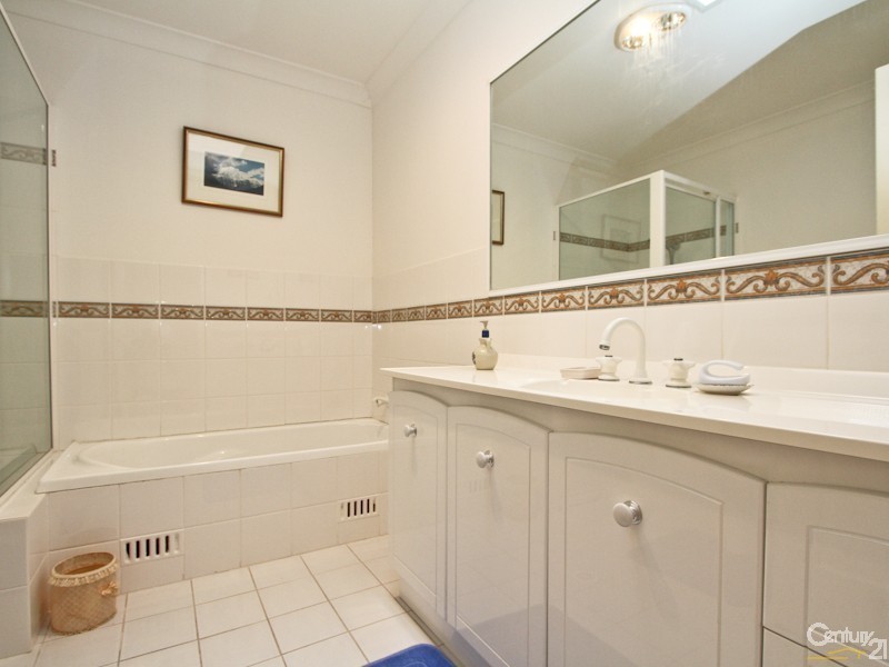 1/30 Boatmans Row, Eleebana NSW 2282