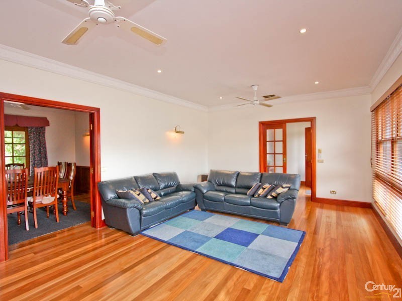 9 Boatmans Row, Eleebana NSW 2282