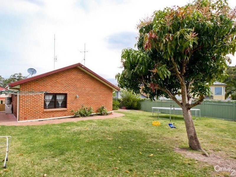 9 Boatmans Row, Eleebana NSW 2282