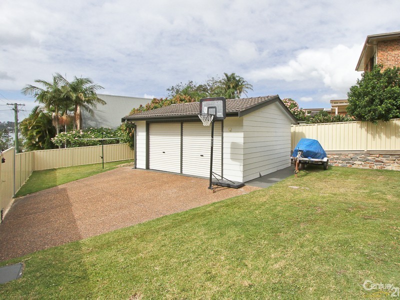 2 Eleebana Road, Eleebana NSW 2282