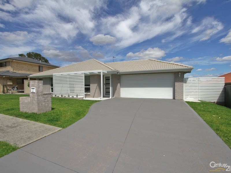 10 Harcourt Parade, Macquarie Hills NSW 2285