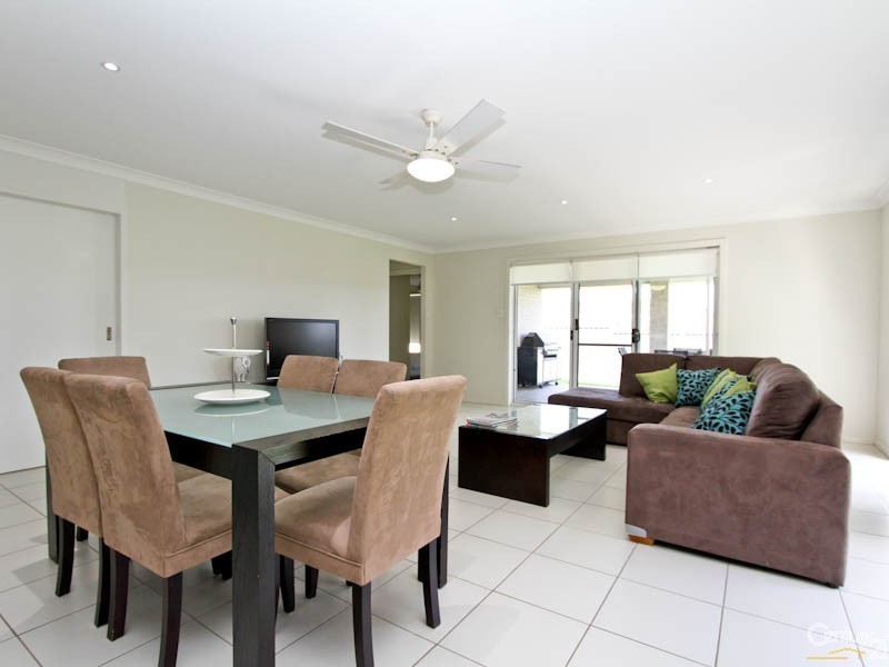 10 Harcourt Parade, Macquarie Hills NSW 2285