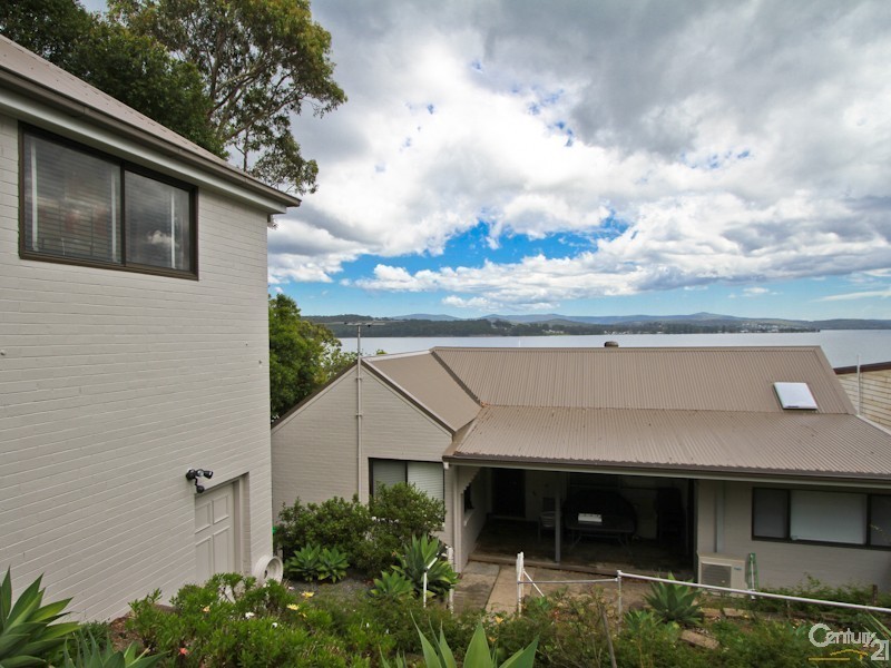 51 Bareki Road, Eleebana NSW 2282