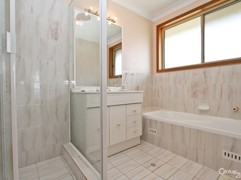 9 Warwick Way, Valentine NSW 2280