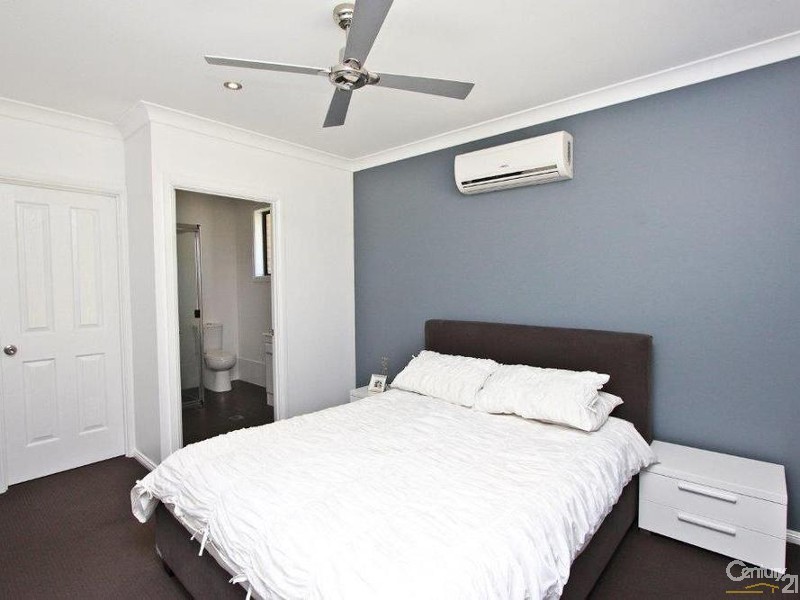 34 Ripon Way, Macquarie Hills NSW 2285