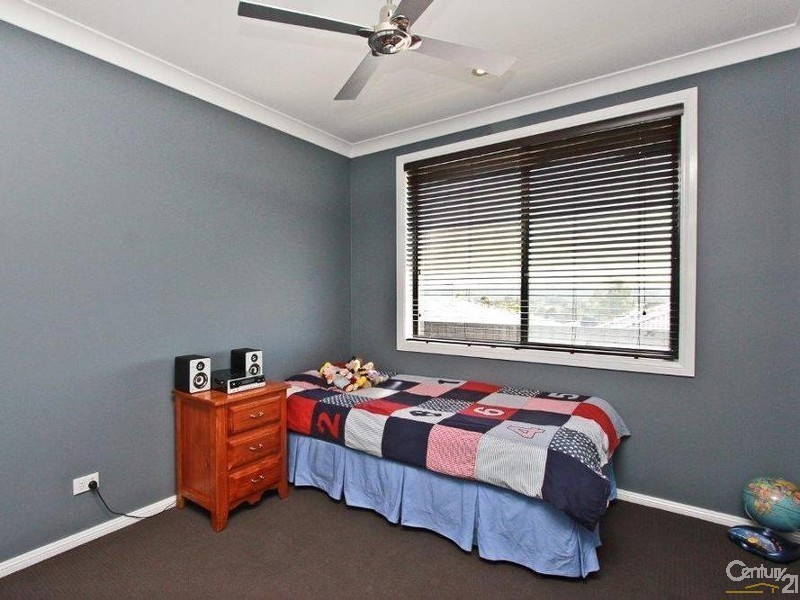 34 Ripon Way, Macquarie Hills NSW 2285