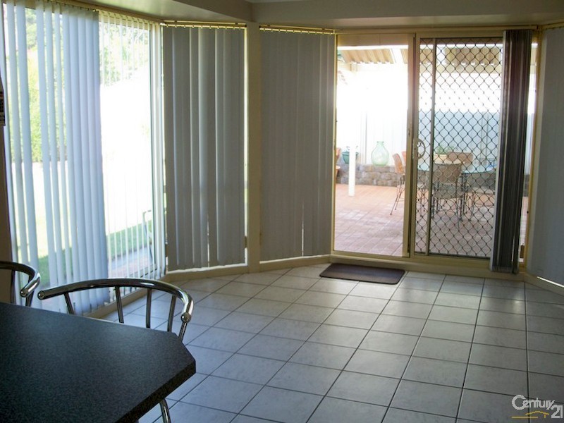 6 Minnesota Way, Warners Bay NSW 2282